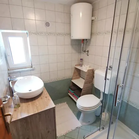 Daire N&m Omišalj